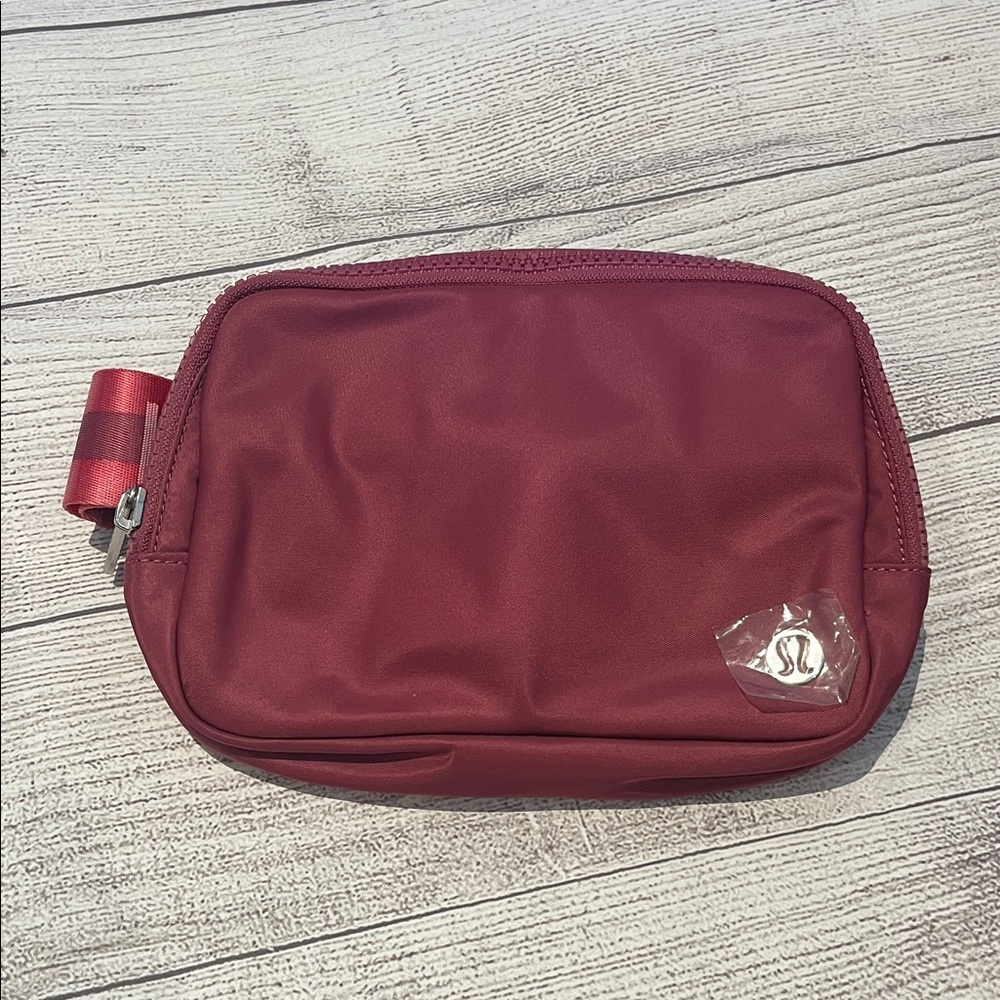 NWT Lululemon Everywhere Belt Bag 1L *Wordmark | Washed Mauve/Sakura Pink/White